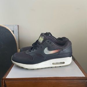 Nike air max 1 jewel black